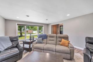 Charming 4-Bedroom Home Short Walk to Lambeau - Ashwaubenon - 4