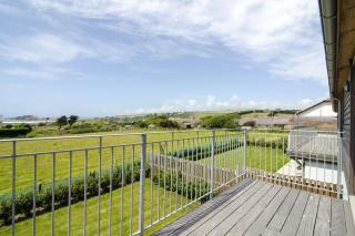 Sloopside Apartment in the centre of Bantham with sea views - 1