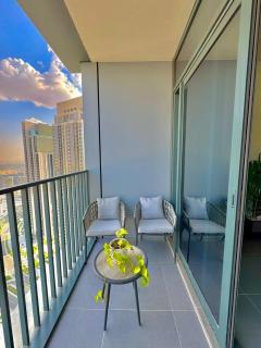 Creek edge,1 bedroom apartment, creek Harbour, high Floor - 5