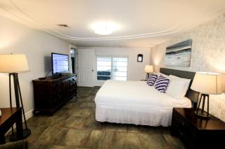 Castle M16 Ocean/Pool view, balcony, gym. tennis, & free valet parking! - 7