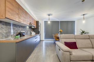 Kuya 3BR Modern Apt By JL - Is-Swieqi - 1