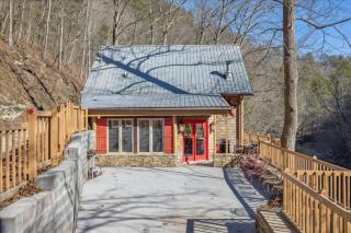 Very Secluded Breathtaking Riverfront, Game Room - Sevierville - 2