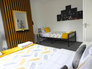 Your Home away from Home!-Comfy-Cosy - 8