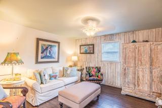 A Wave From It All in Laguna Beach Large Patio Sleeps 4 Dog Ok - 7