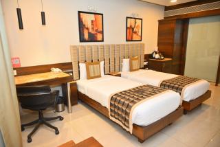 Bizz The Hotel - Rajkot - 4