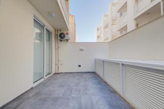 Kuya 3BR Maisonette By JL - Is-Swieqi - 4