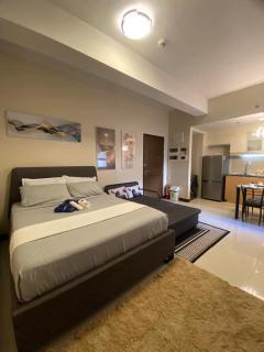 Queens Condotel at 101newport Across NAIA T3 - Manila - 0