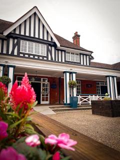 The Pavilion Bisley - Bisley - 9