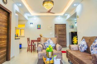 Alaya Stays 2 BHK with Balcony & Lift - Veera Marina - Goa - 5