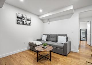 Mountain Hideaway Two Bedroom Basement Suite - Cochrane - 6