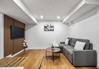Mountain Hideaway Two Bedroom Basement Suite - Cochrane - 8