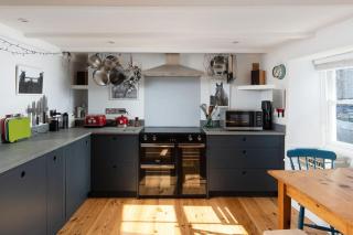 SeaView-2Br-Sleeps5-Cottage-FastWiFi-WoodBurner - Penzance - 5