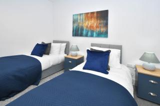 2 Bedroom Central Stay - Stoke on Trent - 8