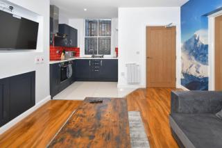 2 Bedroom Central Stay - Stoke on Trent - 2