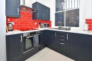 2 Bedroom Central Stay - Stoke on Trent - 1