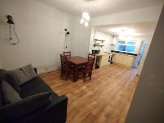 Double-Bed Manchester Close To Bolton City Centre C4 -  - 3