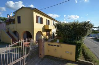trilocale in campagna con giardino Rosso - Collemezzano - 5
