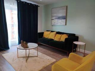 2 Bed Apartment Square - Colindale - 0