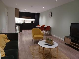 2 Bed Apartment Square - Colindale - 4