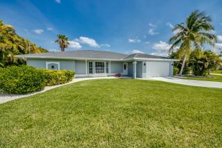 Family-friendly electric-heated pool home on Freshwater canal with bikes! - Villa Paige - Cape Coral - 7