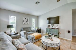 Family-friendly electric-heated pool home on Freshwater canal with bikes! - Villa Paige - Cape Coral - 6