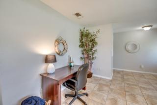 Family-friendly electric-heated pool home on Freshwater canal with bikes! - Villa Paige - Cape Coral - 2
