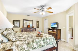 Family-friendly electric-heated pool home with bikes! - Villa Rita's Dream - Cape Coral - 2