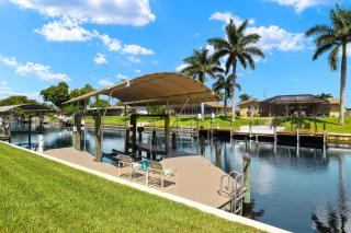 NEW LISTING! Electric-Heated Pool Home on Gulf Access with dock - Villa Paradise Cove - Cape Coral - 8