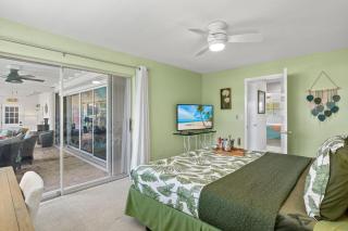 NEW LISTING! Electric-Heated Pool Home on Gulf Access with dock - Villa Paradise Cove - Cape Coral - 2