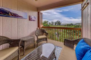 Walk to Kalapaki Beach Condo with Ocean and Mtn View! - Lihue - 9