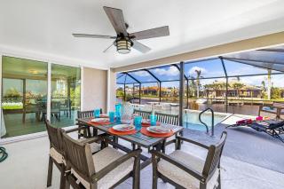 Villa Sunny - Fully remodeled pet friendly electric-heated pool home on Gulf-access canal - SWFL Rentals - 8