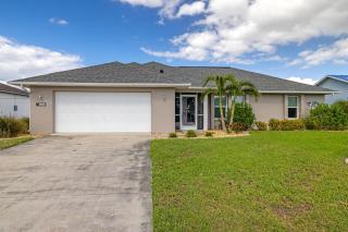 Villa Sunny - Fully remodeled pet friendly electric-heated pool home on Gulf-access canal - SWFL Rentals - 6