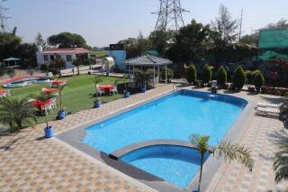 Cosmos Resort Maliblu - Indore - 0