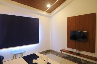 Cosmos Resort Maliblu - Indore - 1