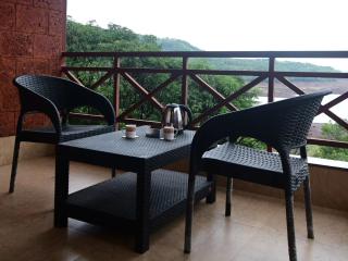 Waves and Vibes Resort - Lavasa - 6