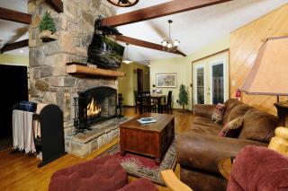 RIVER VIEW, fire pit, hot tub, arcade game SHADYBROOK has everything you want! - Sevierville - 2
