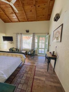 Primula Serene 1BR w Scenic Views of Bhimtal Lake - Bhīm Tāl - 9