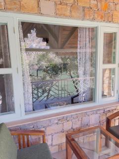 Primula Serene 1BR w Scenic Views of Bhimtal Lake - Bhīm Tāl - 2
