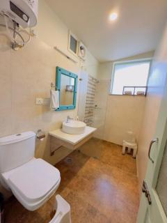 Primula Serene 1BR w Scenic Views of Bhimtal Lake - Bhīm Tāl - 1
