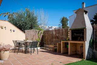 CAN LOLA Estupenda casa de 4 habitaciones con jardín a 150 metros de la playa - Torredembarra - 0