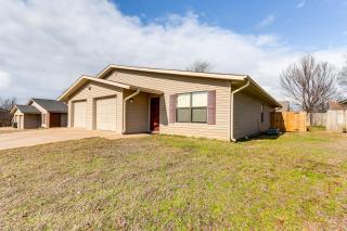 Furnished Fayetteville Home Near Campus & Care - 6