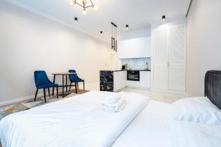 ArtDeco Luxury Apartments by BookingHost - 3