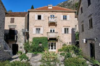 Waterfront Historical Villa Perast - Perast - 9