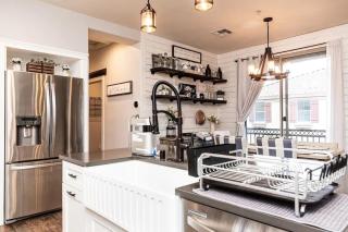 Central Luxury Mountain Oasis with TWO Pools and Jacuzzis - Phoenix - 8