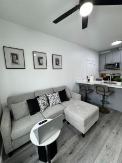 Cozy Tiny House Near The Beach - - 0