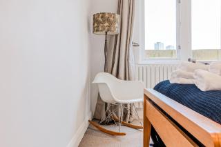 Hidden treasure 2 BR ground floor apt, Brentford - Brentford - 5