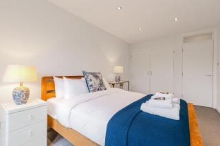 Hidden treasure 2 BR ground floor apt, Brentford - Brentford - 9