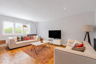 Hidden treasure 2 BR ground floor apt, Brentford - 0