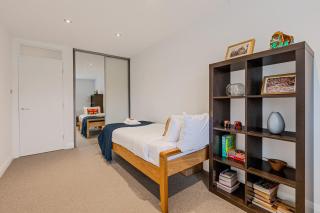 Hidden treasure 2 BR ground floor apt, Brentford - Brentford - 6
