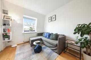 Chic 2BR Loft-Style Apartment in Queensway - Londra - 3